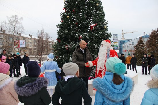Алексей Мурыгин помог в организации новогодней «елки»